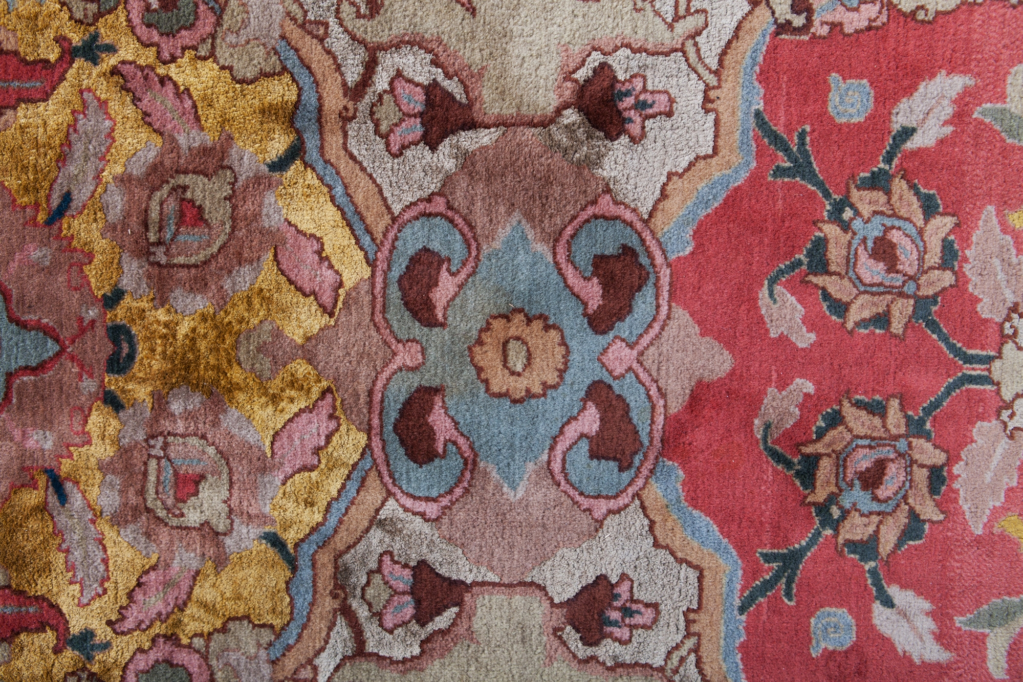 Agra Carpet In Wool & Silk - 1930s