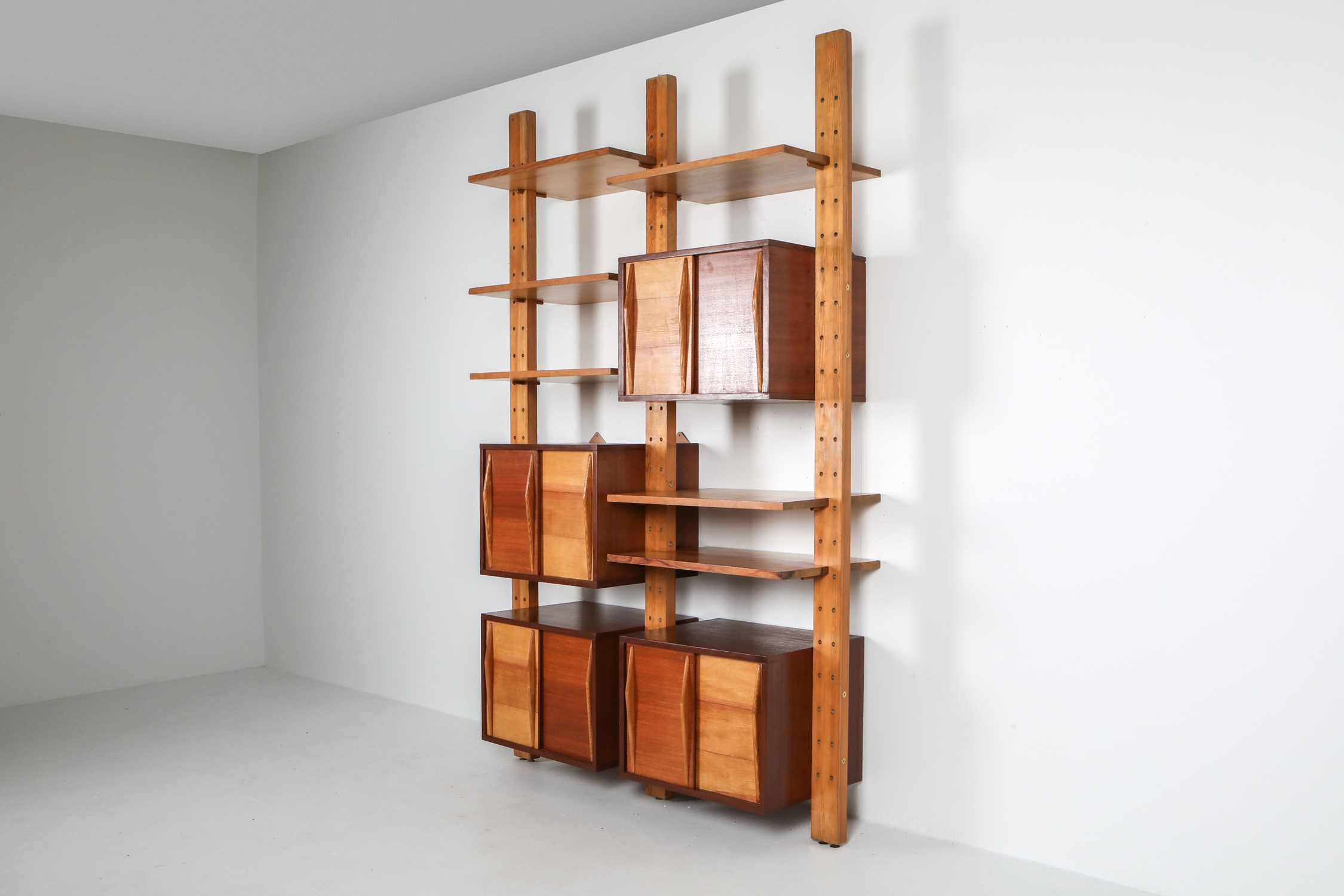 Shelve system France 1970s inspired by Perriand, Le Corbusier - 1970's