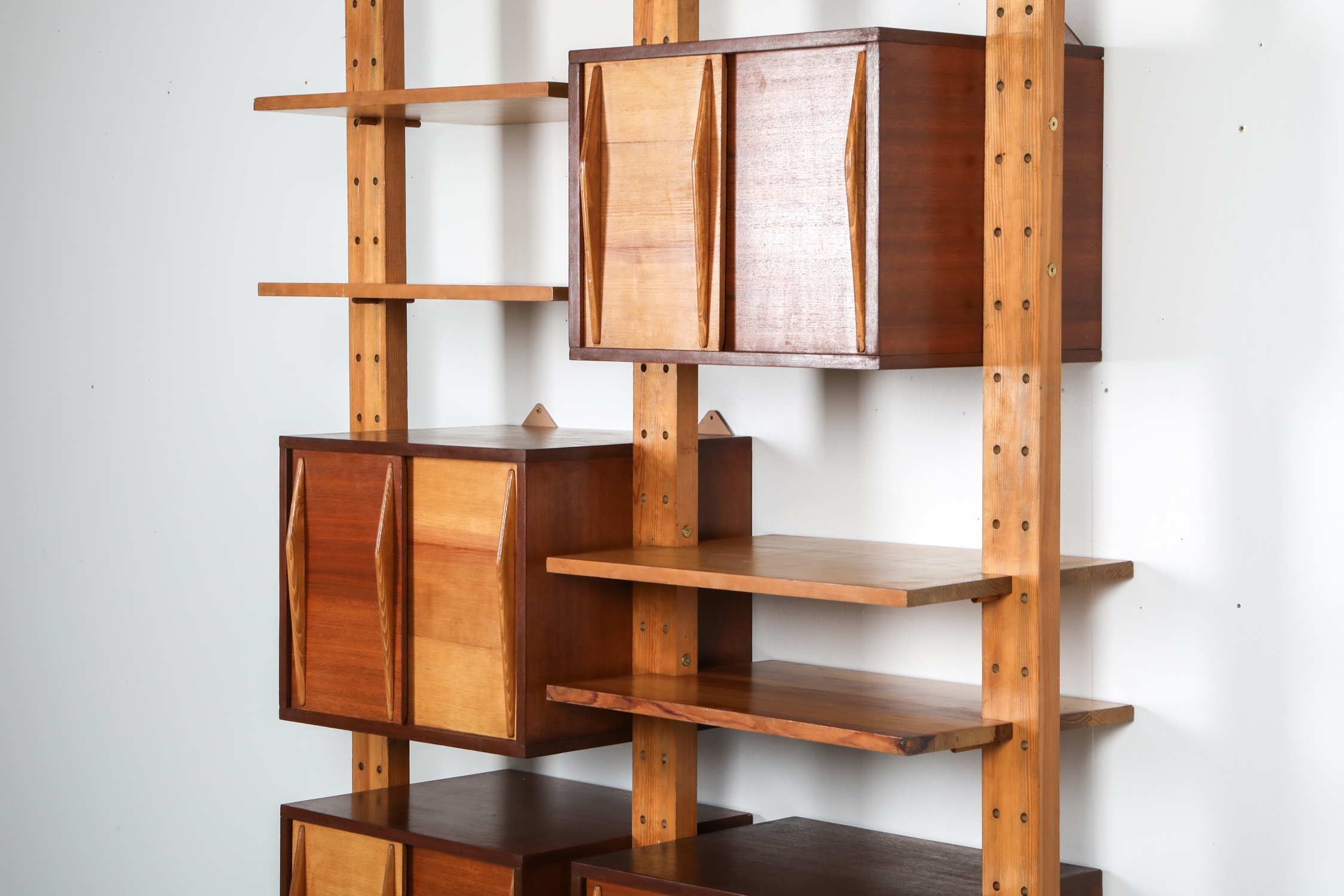 Shelve system France 1970s inspired by Perriand, Le Corbusier - 1970's