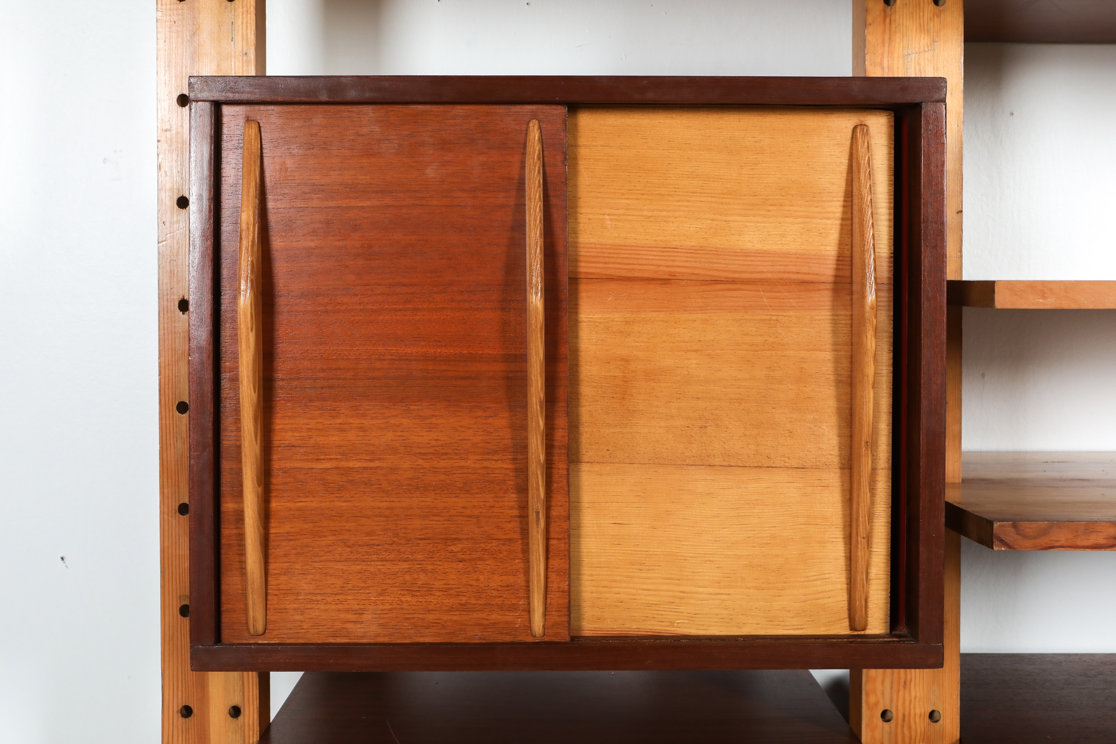 Shelve system France 1970s inspired by Perriand, Le Corbusier - 1970's