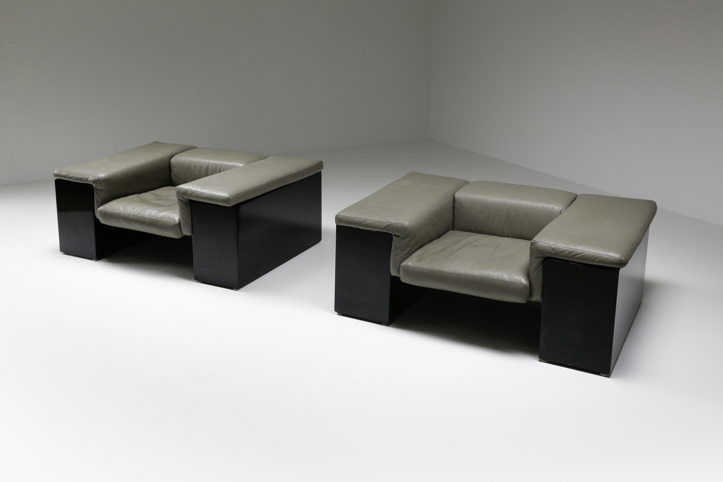 Post-modern Cini Boeri 'Brigadier' Lounge Chairs in Elephant Grey Leather - 1980s