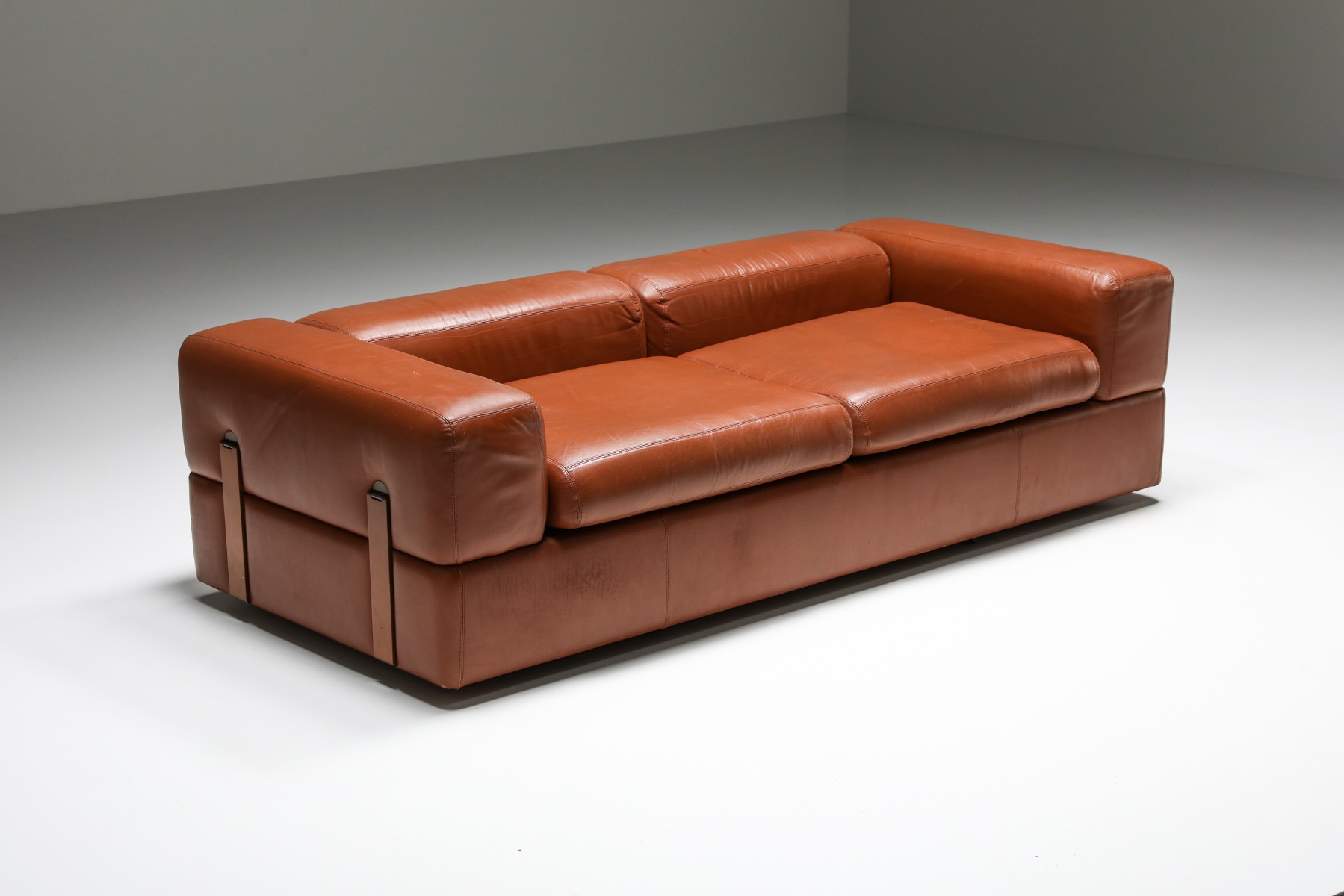 Post-modern Cognac Leather Sofa by Tito Agnoli for Cinova - 1960s