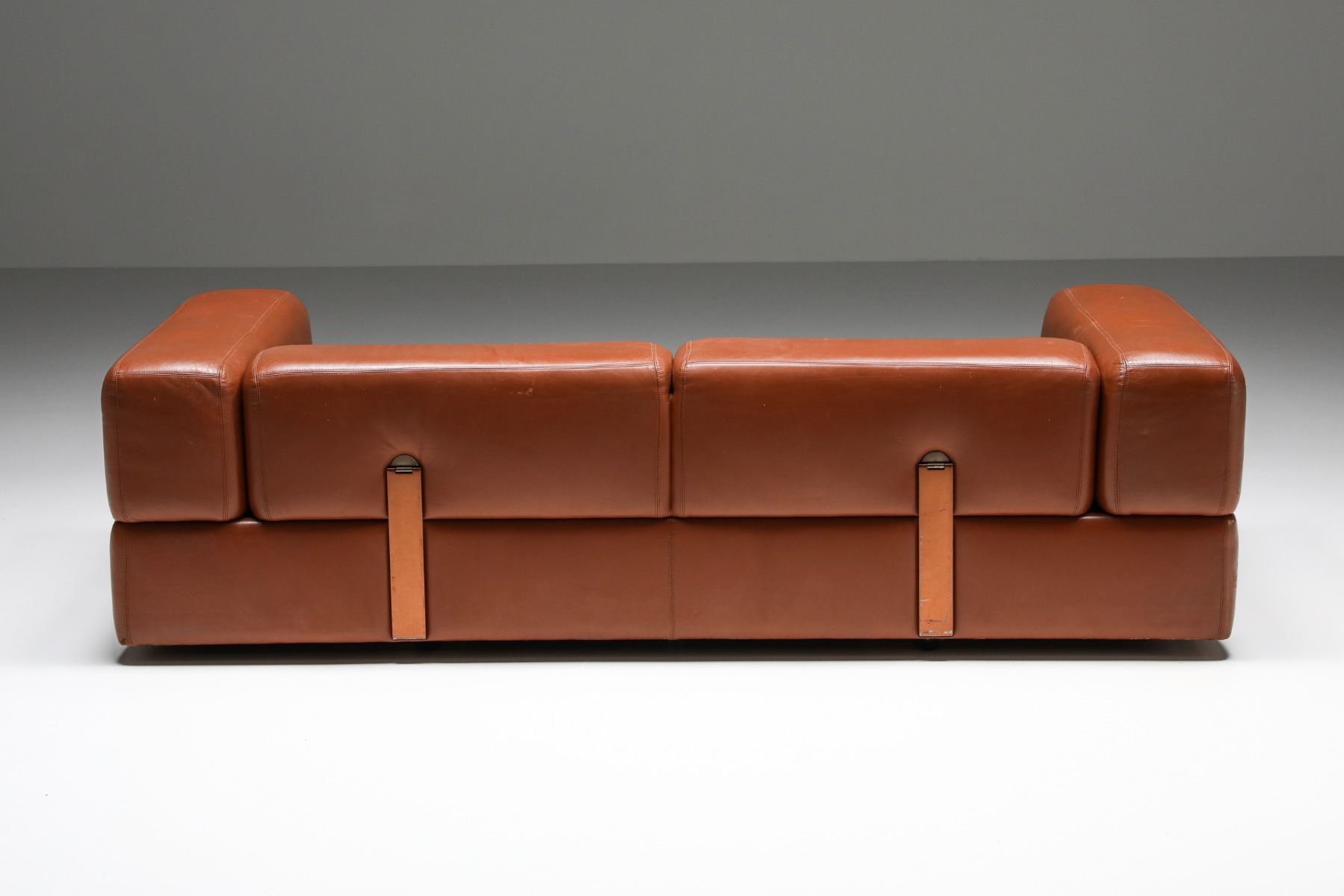 Post-modern Cognac Leather Sofa by Tito Agnoli for Cinova - 1960s