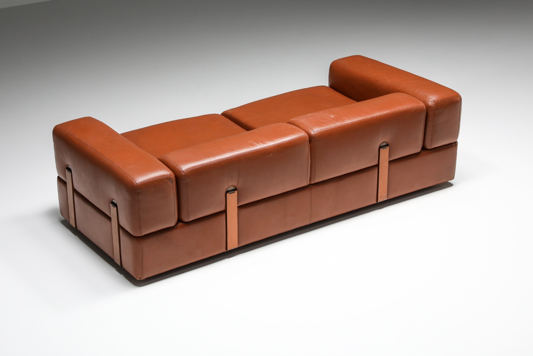 Post-modern Cognac Leather Sofa by Tito Agnoli for Cinova - 1960s