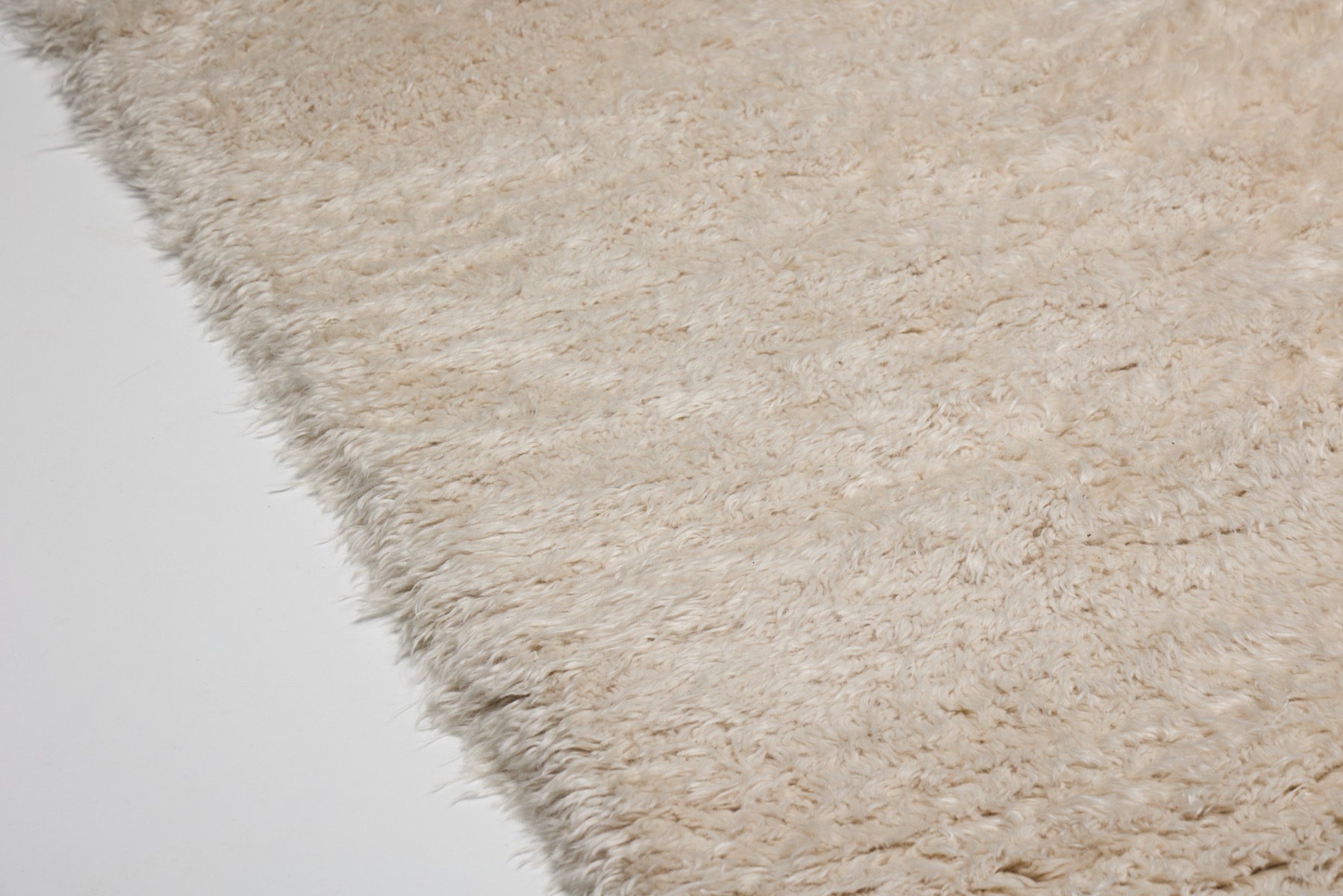 Contemporary Anatolian Medium-Pile Wool Rug, Turkey - 21st Century