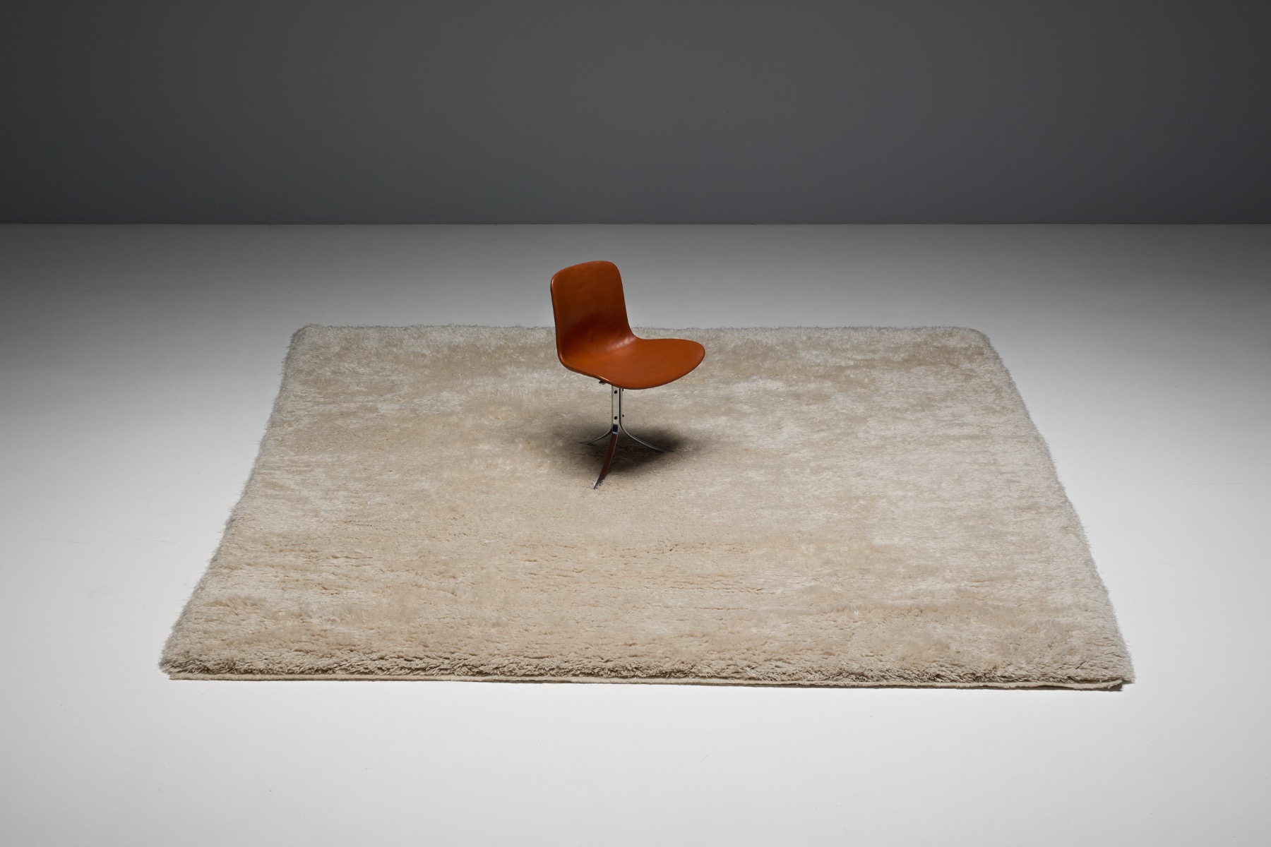 Contemporary Anatolian Medium-Pile Wool Rug, Turkey - 21st Century