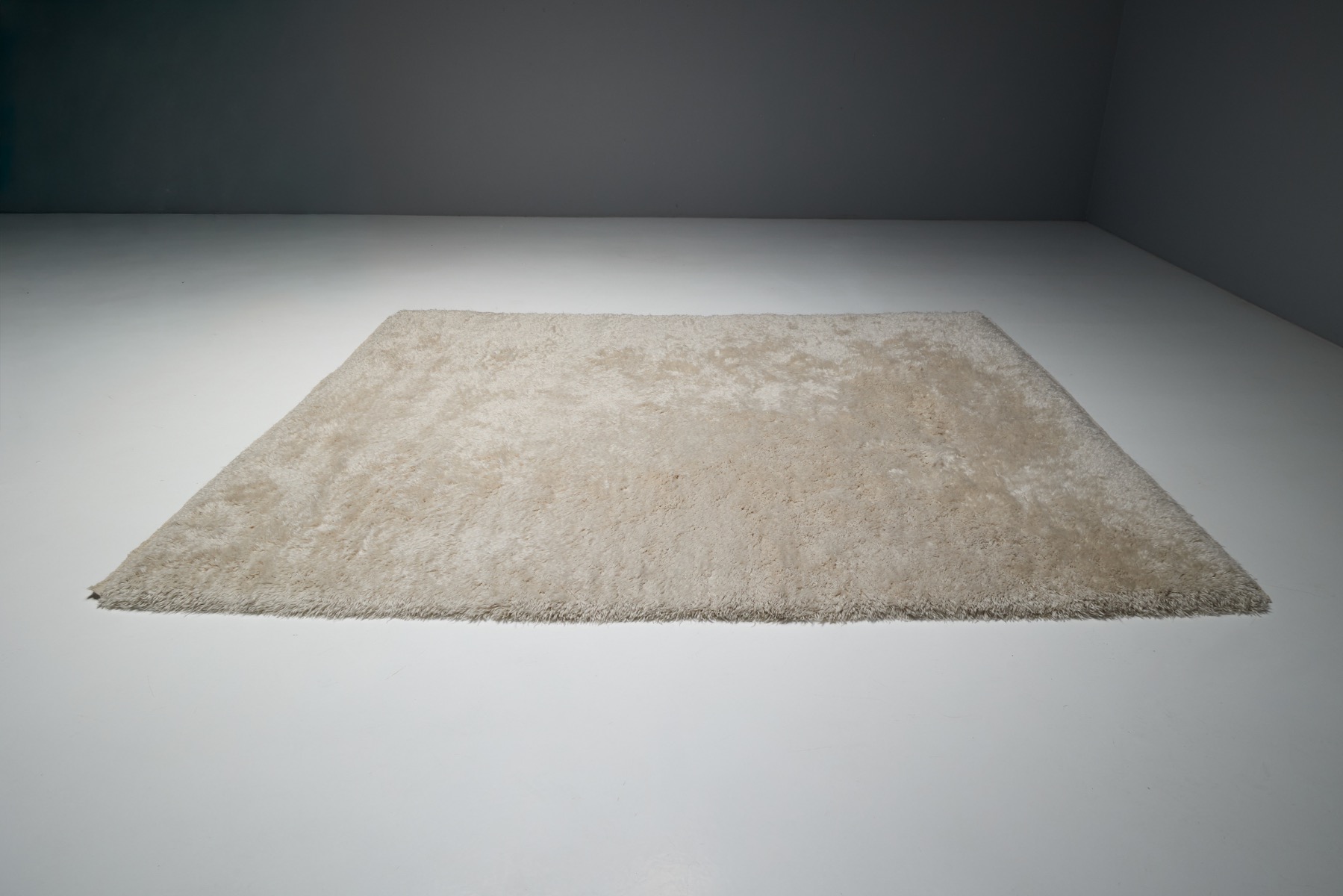 Contemporary Anatolian Medium-Pile Wool Rug, Turkey - 21st Century