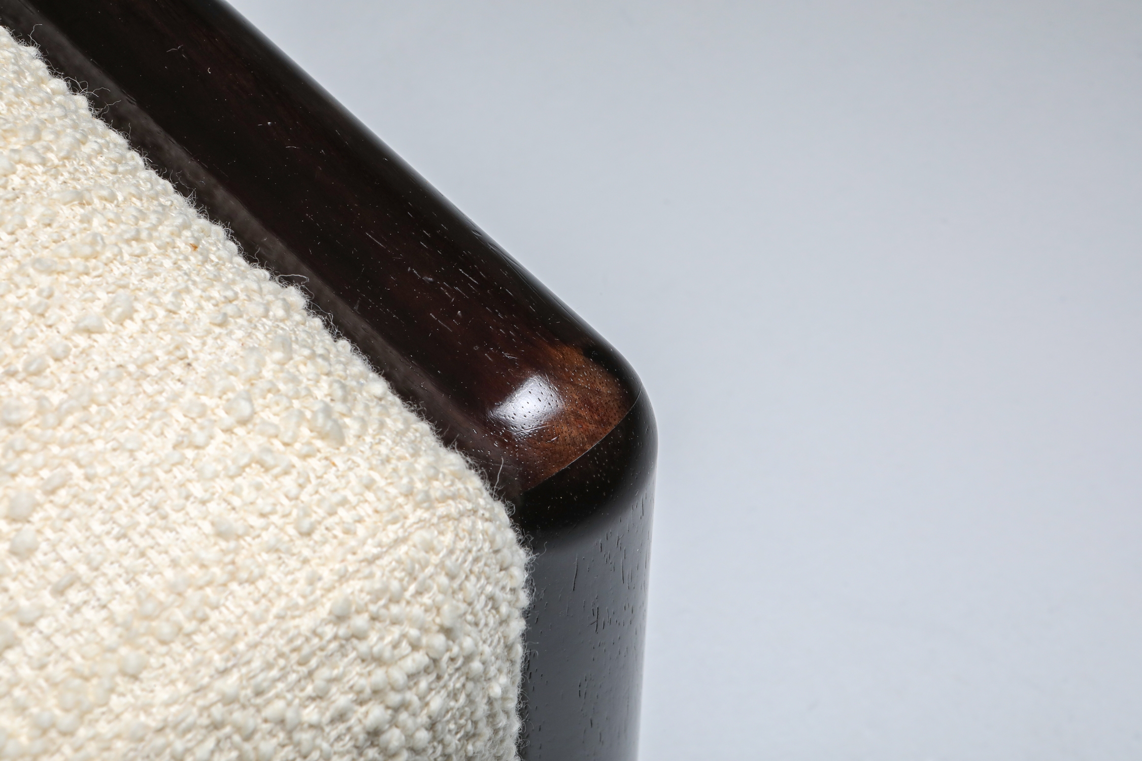 Scarpa 'Cornaro' Sofa in ivory bouclé for Simon - 1970's