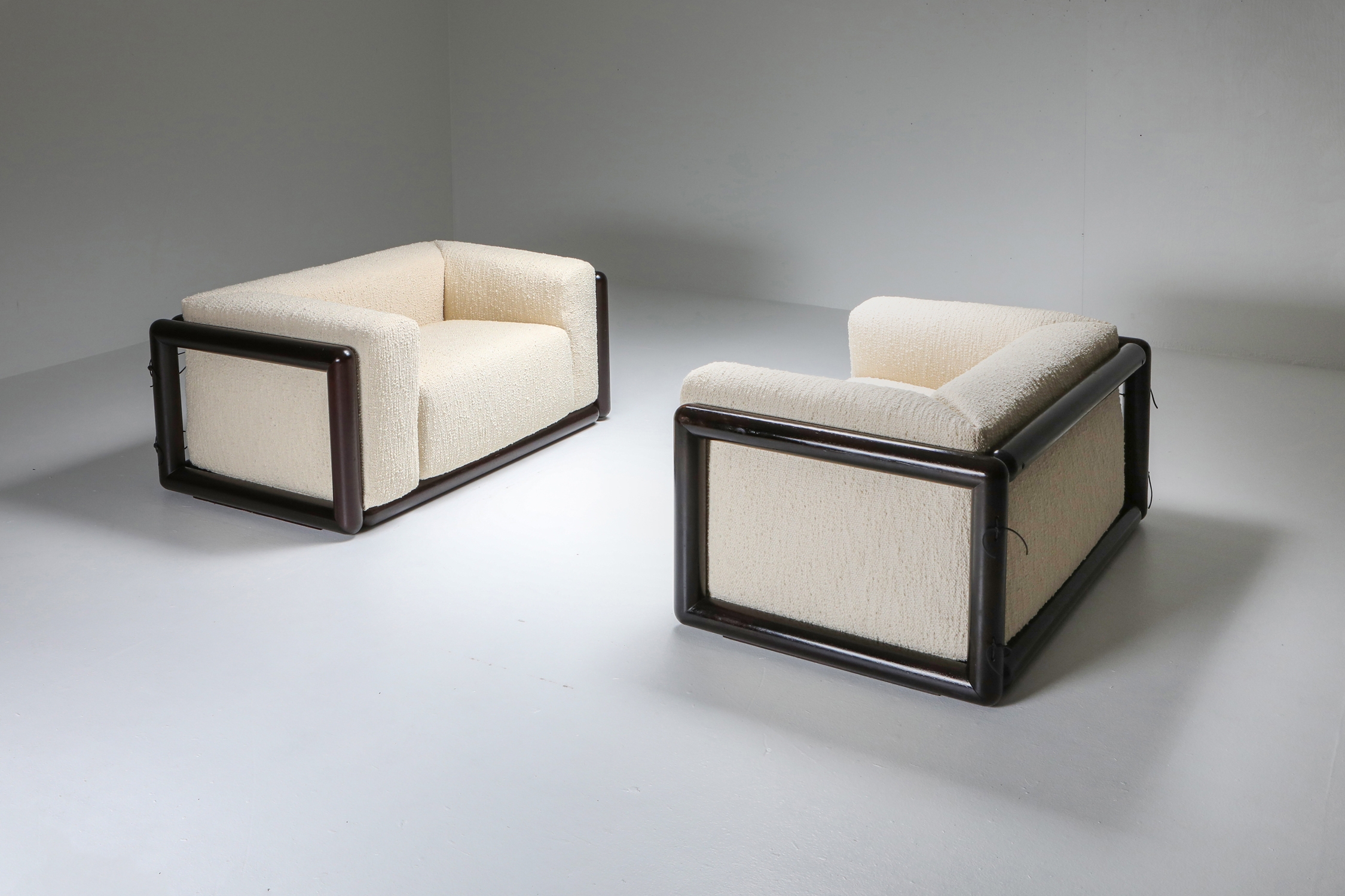 Scarpa 'Cornaro' Sofa in ivory bouclé for Simon - 1970's