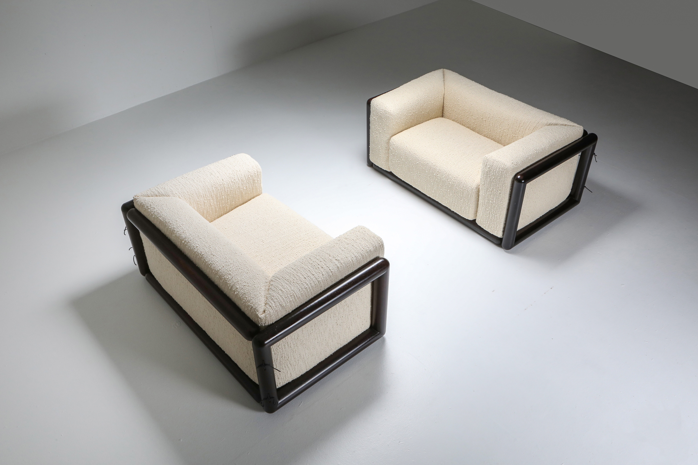 Scarpa 'Cornaro' Sofa in ivory bouclé for Simon - 1970's