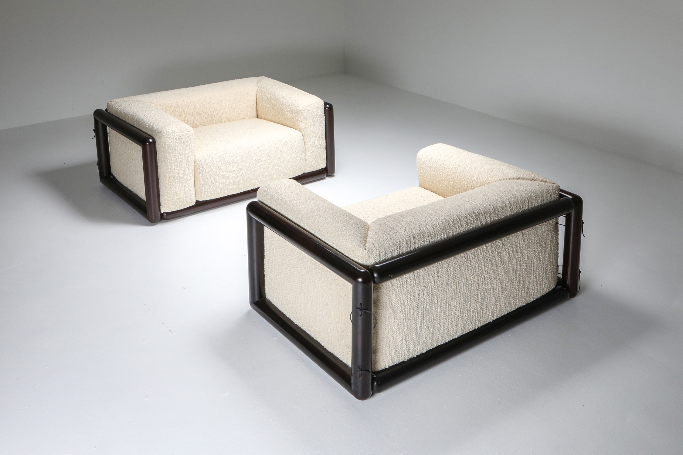 Scarpa 'Cornaro' Sofa in ivory bouclé for Simon - 1970's