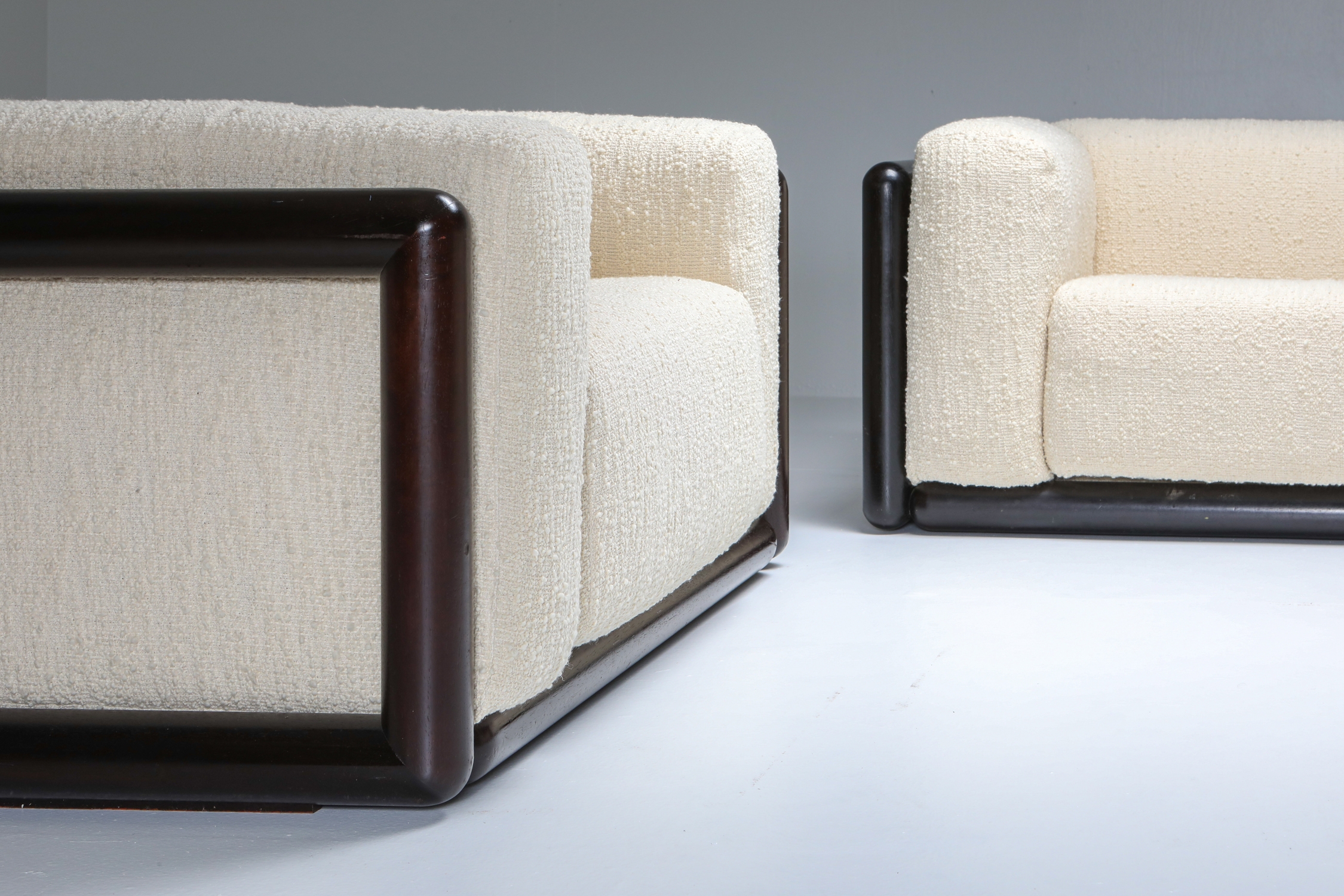 Scarpa 'Cornaro' Sofa in ivory bouclé for Simon - 1970's