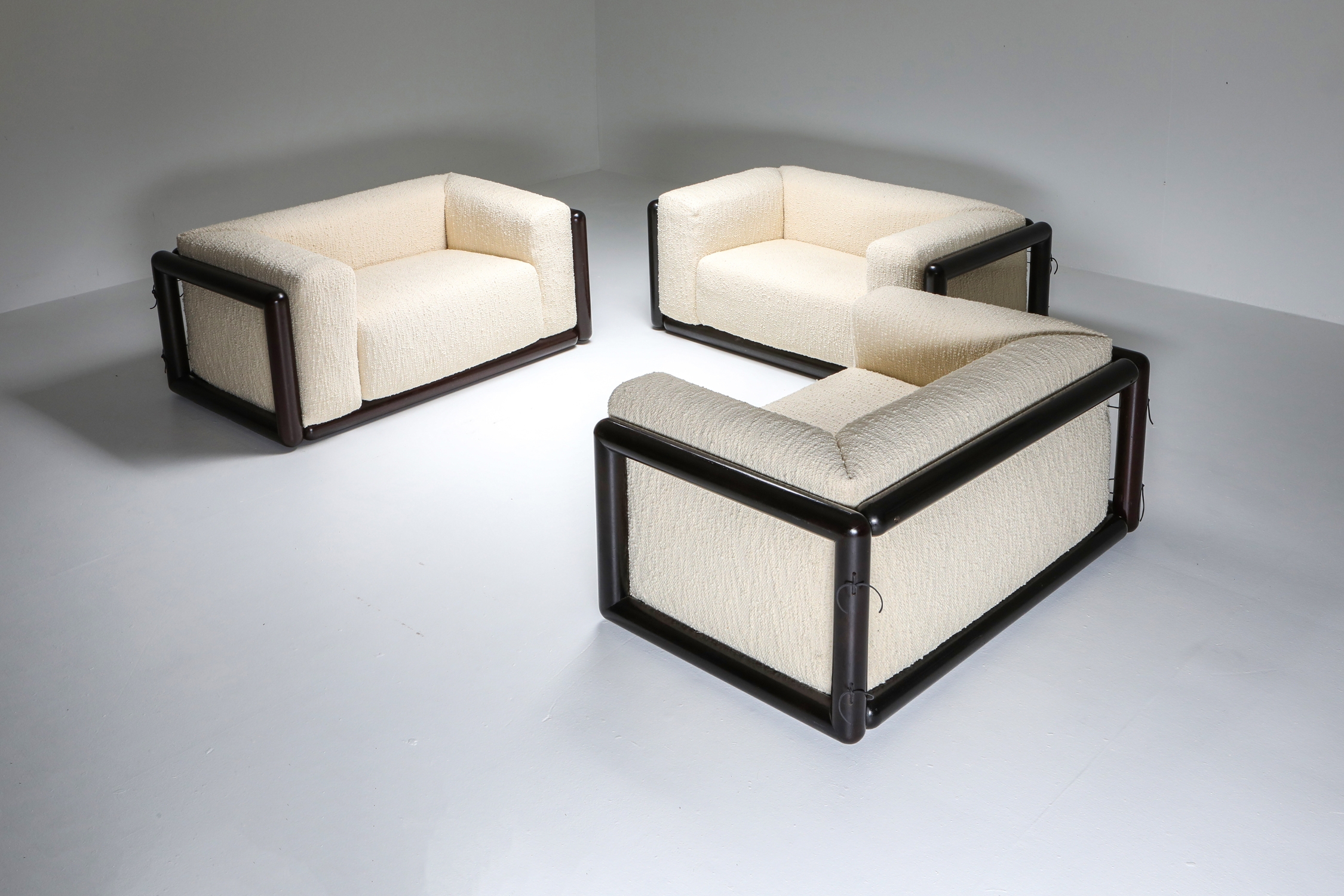 Scarpa 'Cornaro' Sofa in ivory bouclé for Simon - 1970's