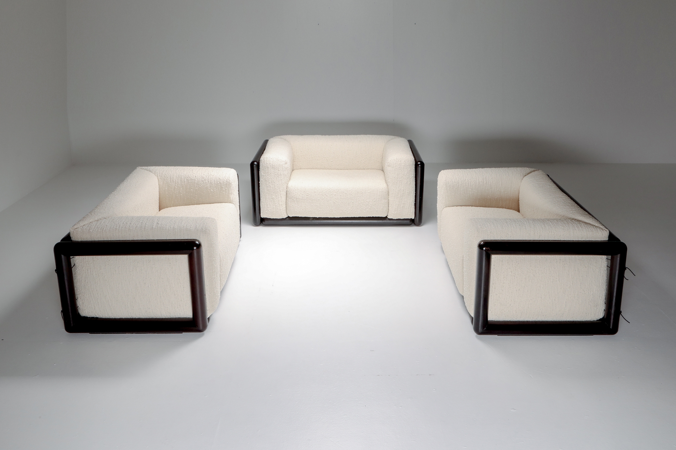 Scarpa 'Cornaro' Sofa in ivory bouclé for Simon - 1970's