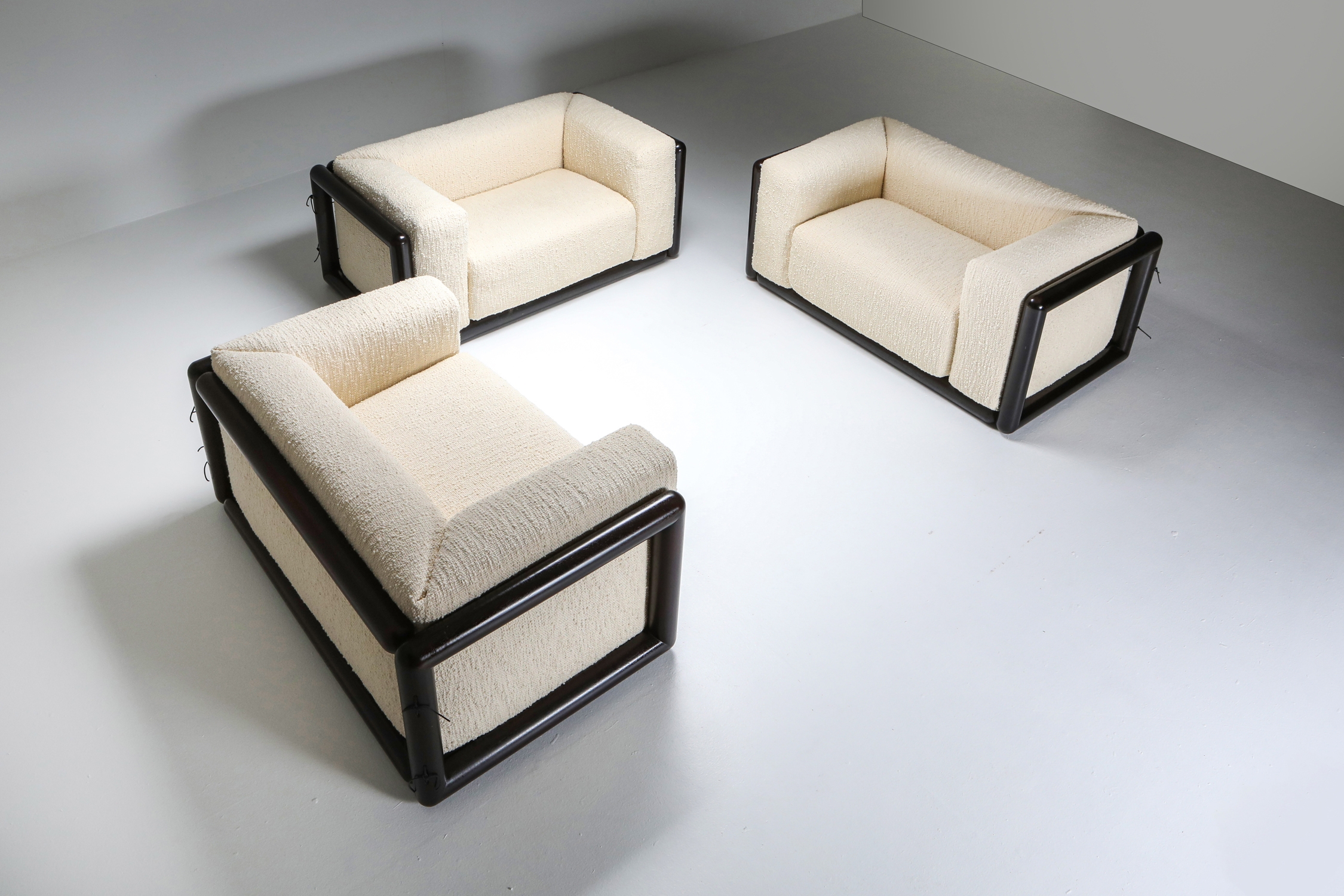 Scarpa 'Cornaro' Sofa in ivory bouclé for Simon - 1970's
