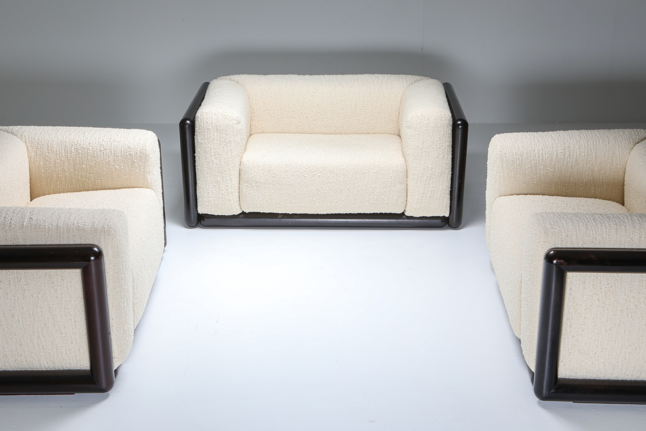 Scarpa 'Cornaro' Sofa in ivory bouclé for Simon - 1970's
