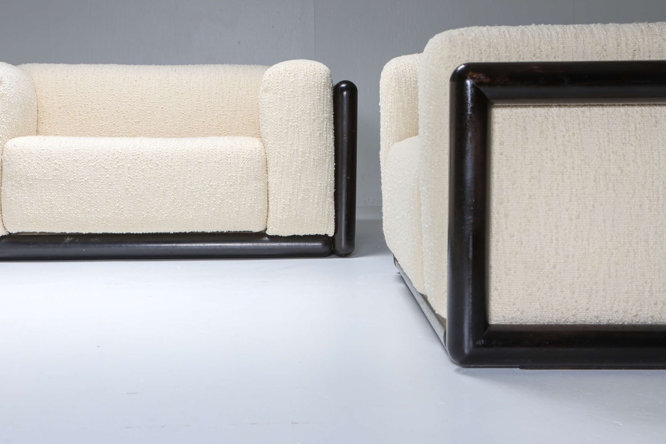 Scarpa 'Cornaro' Sofa in ivory bouclé for Simon - 1970's