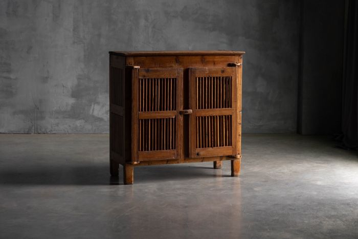 Alpine cheese drying cabinet known as a tommière from the 19th century