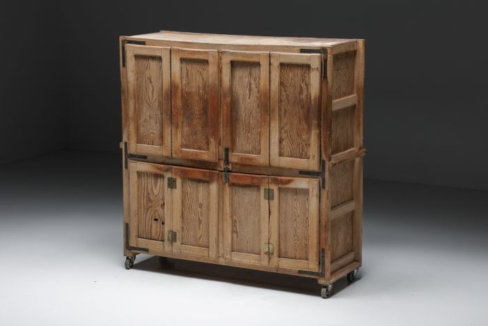 Antique storage piece in oak from the early twentieth century