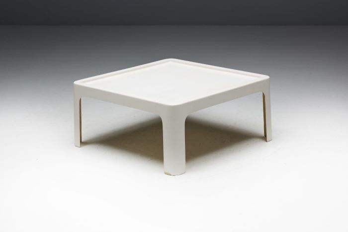 Arflex 'Solar' Coffee Table in Fiberglass by Carlo Bartoli - 1960s