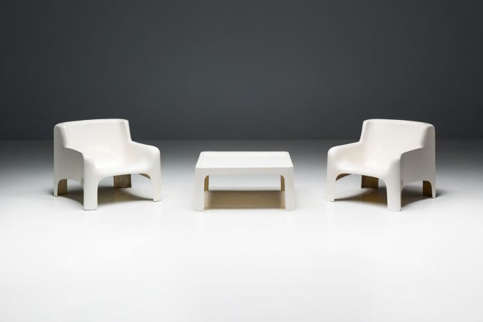 Arflex Solar coffee table in fiberglass by Carlo Bartoli from the 1960s