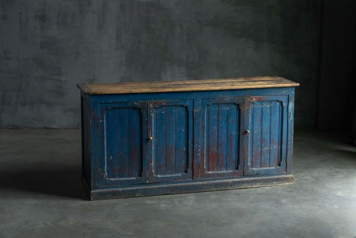 Blue primitive folk art dressoir from the 19th century