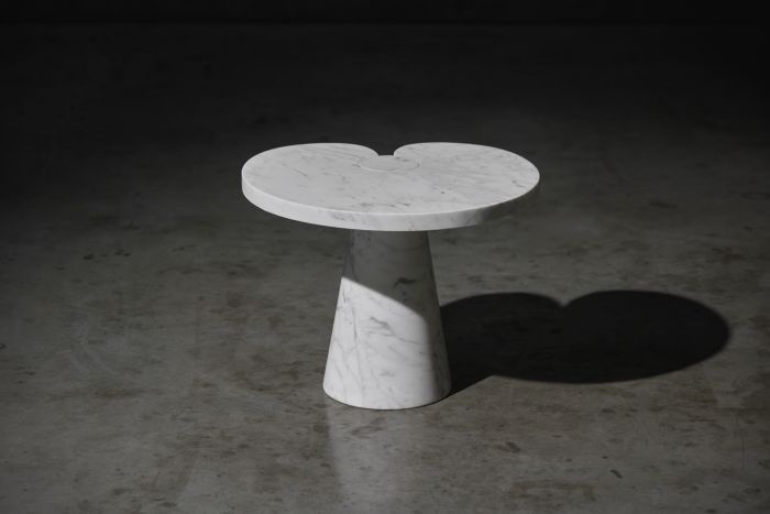 Carrara marble side table designed by Angelo Mangiarotti for Skipper in the 1970s