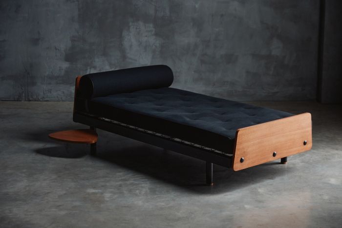 Flavigny daybed by Jean Prouvé from the 1950s