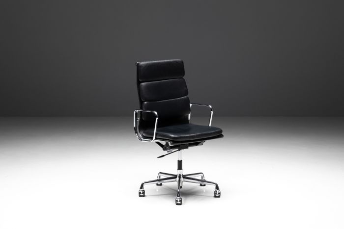 EA216 office chair by Charles and Ray Eames for Vitra from the 1960s
