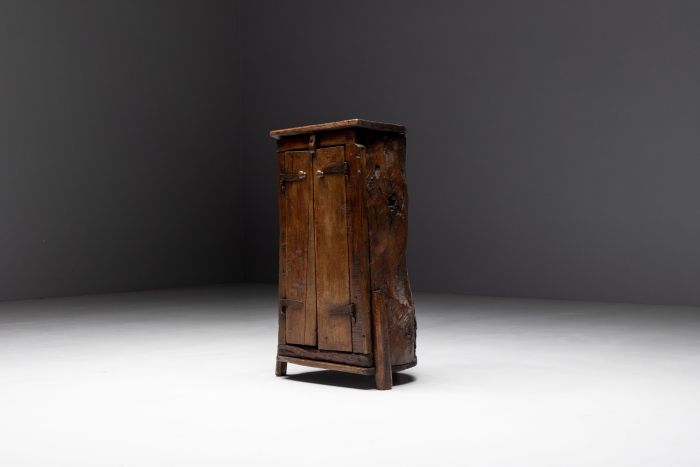 Folk art monoxylite cabinet from the nineteenth century