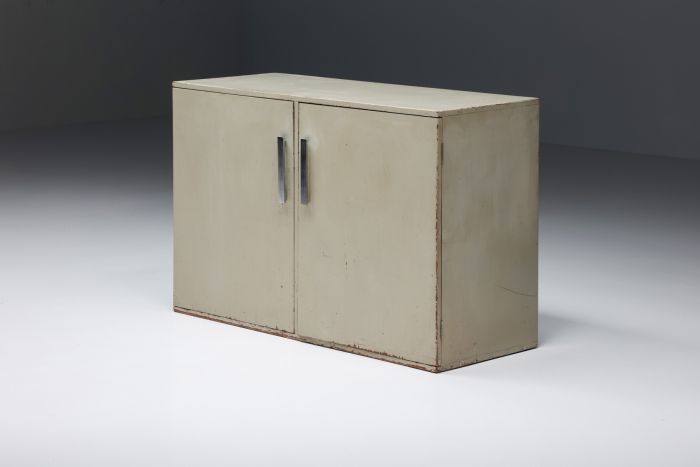 Gerald Summers modernist sideboard in grey painted wood from the 1930s