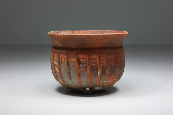 Handcrafted Portuguese washbasin from the 1940s
