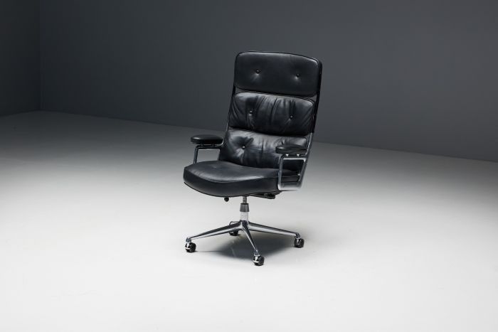 Lobby desk chair ES104 by Charles and Ray Eames for Herman Miller 1960s