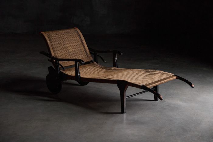 Primitive sunbed by Helene Korting 1925