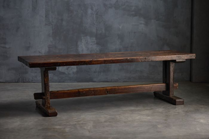 Robust travail populaire farm table 19th century