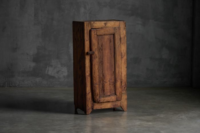 Rural Alpine cupboard in solid wood from the 19th century
