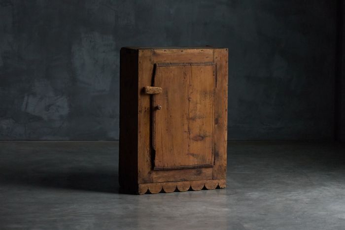 Rustic alpine cupboard from the early 19th century