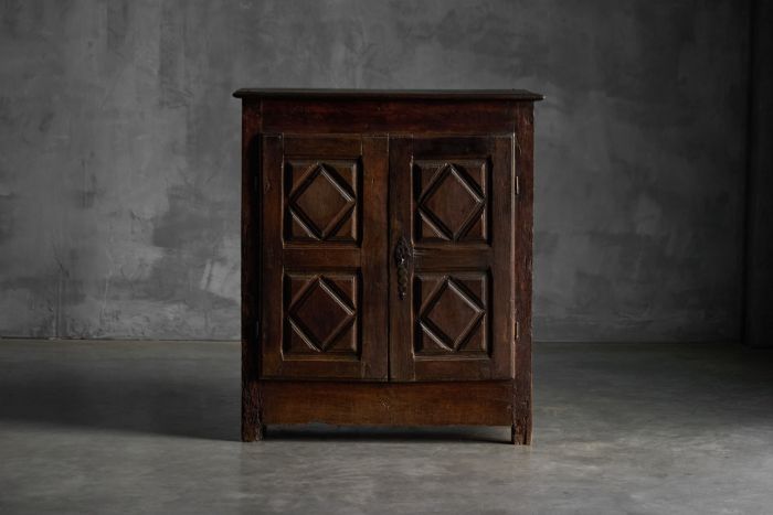 Rustic folk art buffet in solid wood from the 18th century