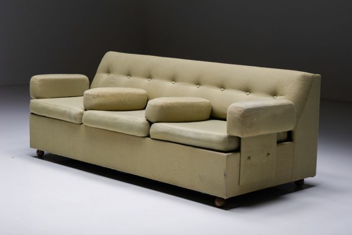 Sofa daybed in green upholstery by Seng Company from the 1930s