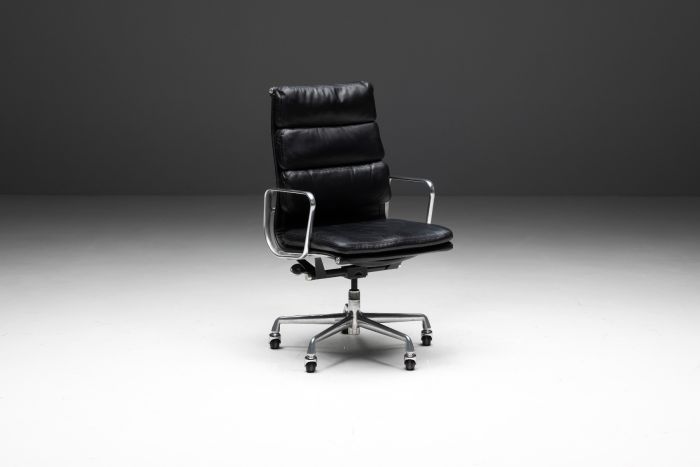 Soft pad office chair by Charles and Ray Eames for Herman Miller from the 1960s