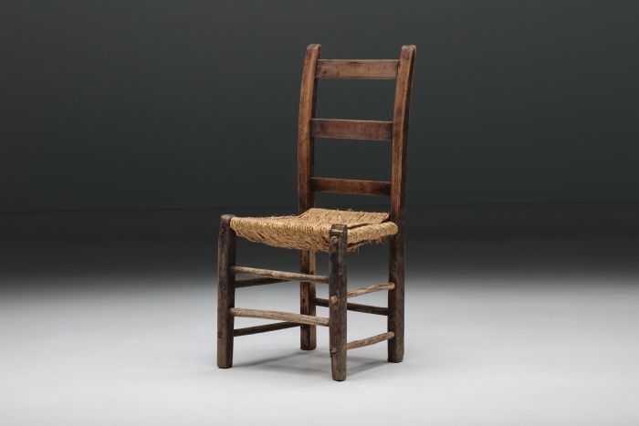 Travail artisanal rattan chair from the 1940s
