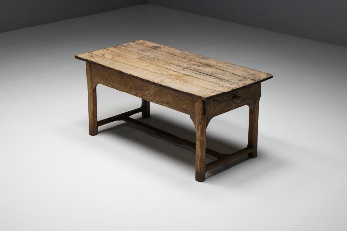 Travail populaire dining table 19th century