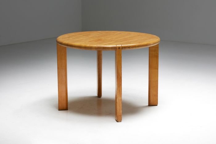 Mid-Century Pine Round Dining Table - 1960s