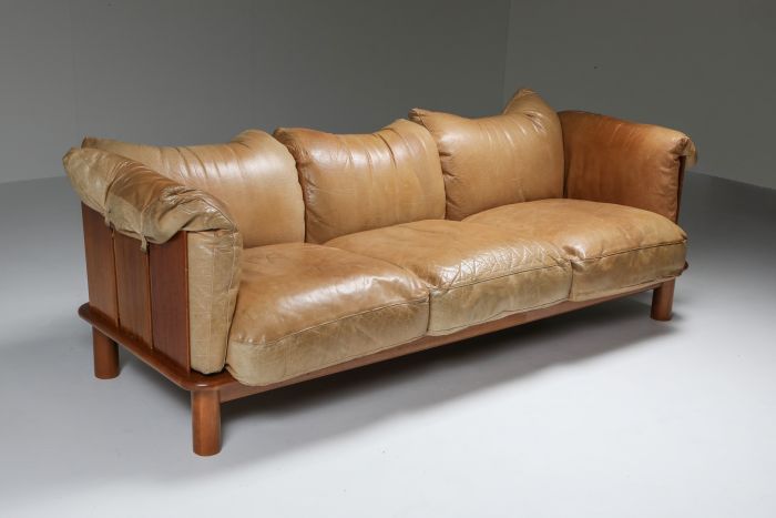 Camel Leather & Walnut Sofa from De Pas, D'Urbino Lomazzi for Padova - 1970s