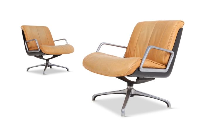 Saporiti Nude Leather Revolving Armchairs - 1970s