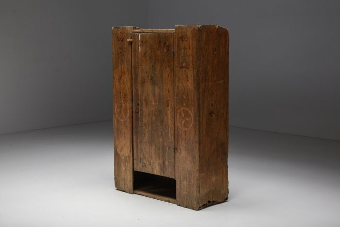 Robust Travail Populaire Alpin Cabinet - circa 1800