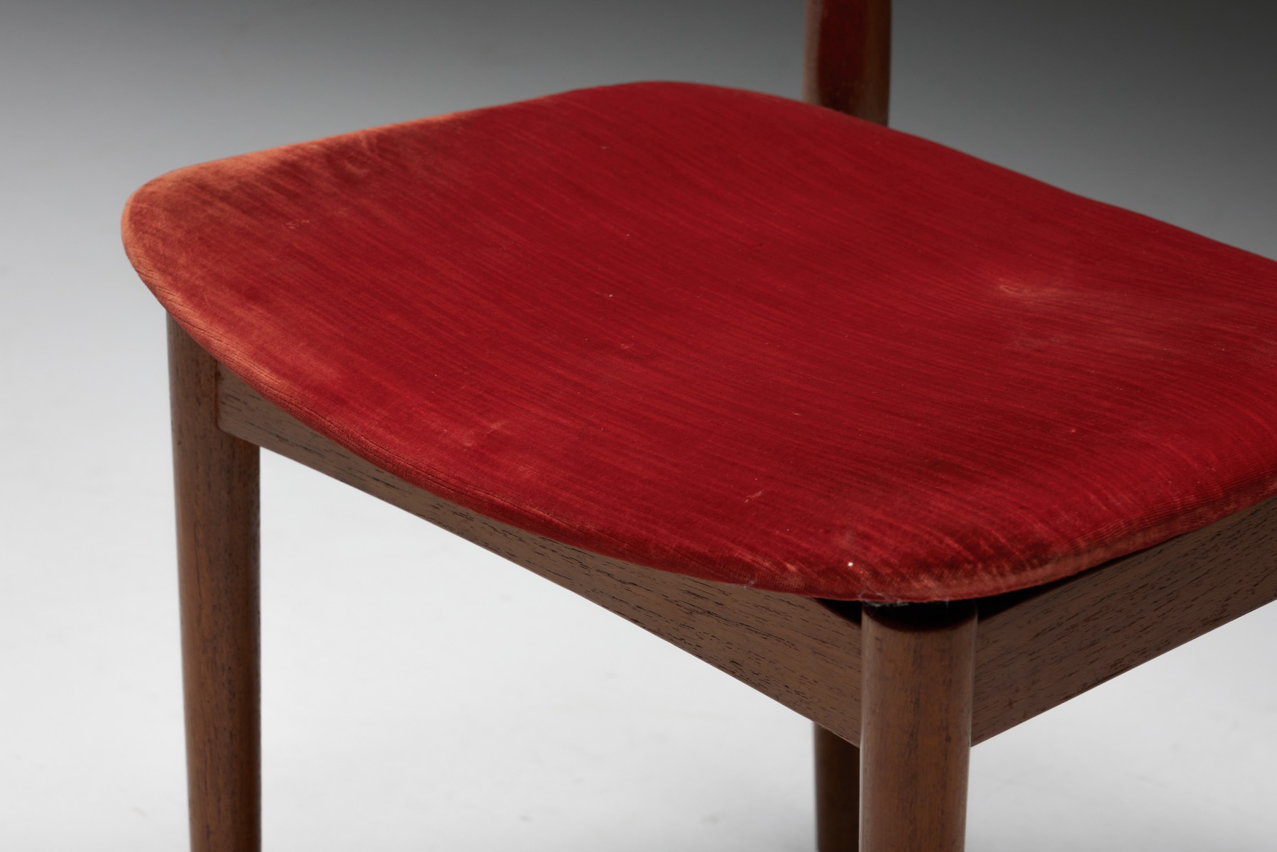 Sibast Dining Chairs in Red Velvet - 1960's
