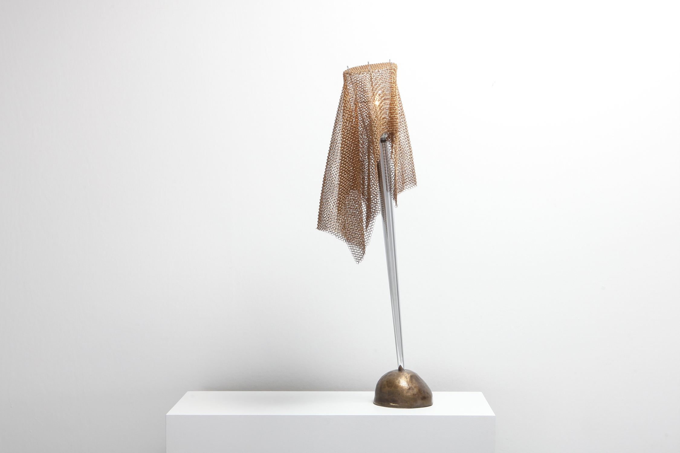 Artemide Chain Mail Table Lamp "Anchise" by Toni Cordero - 1980s