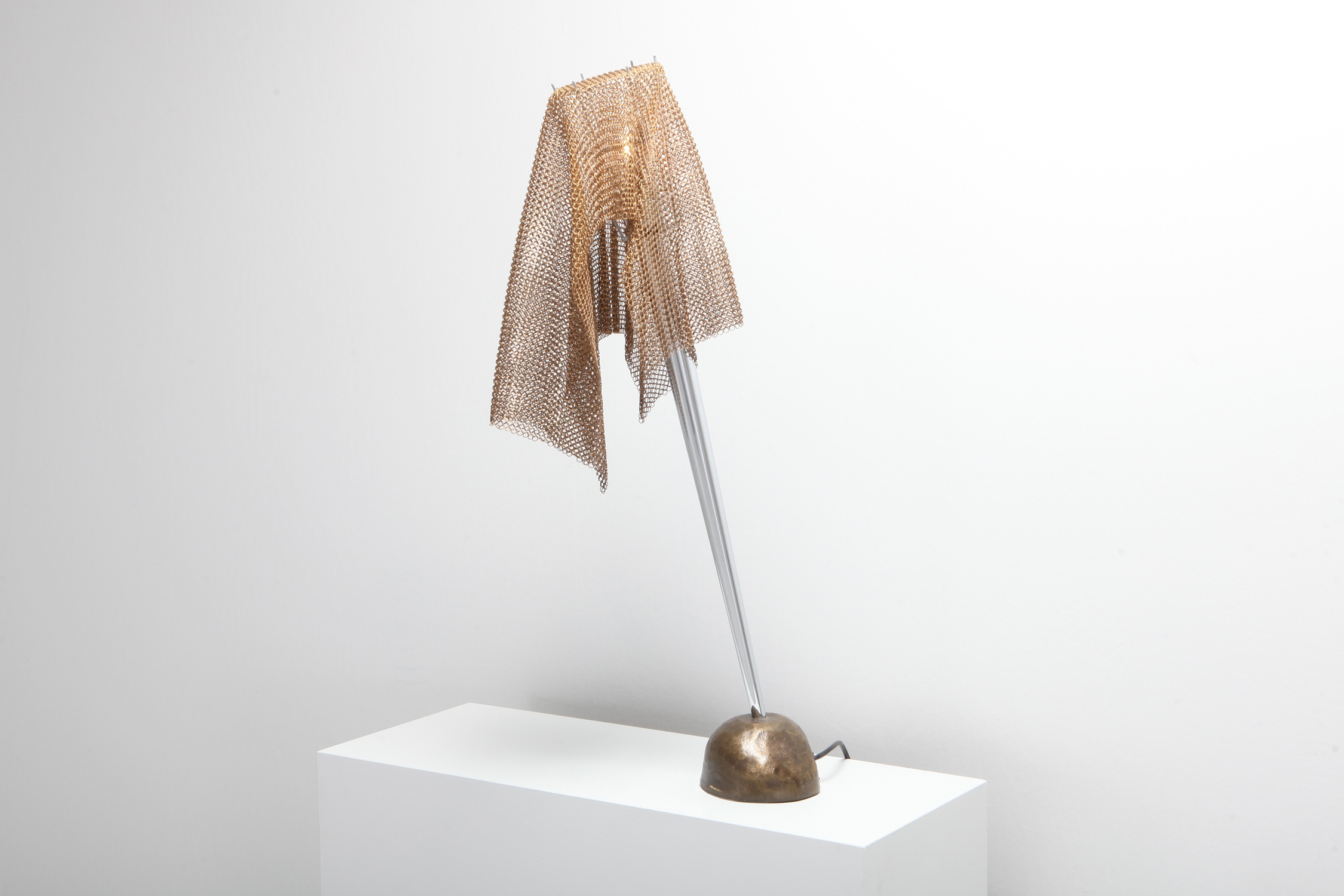 Artemide Chain Mail Table Lamp "Anchise" by Toni Cordero - 1980s