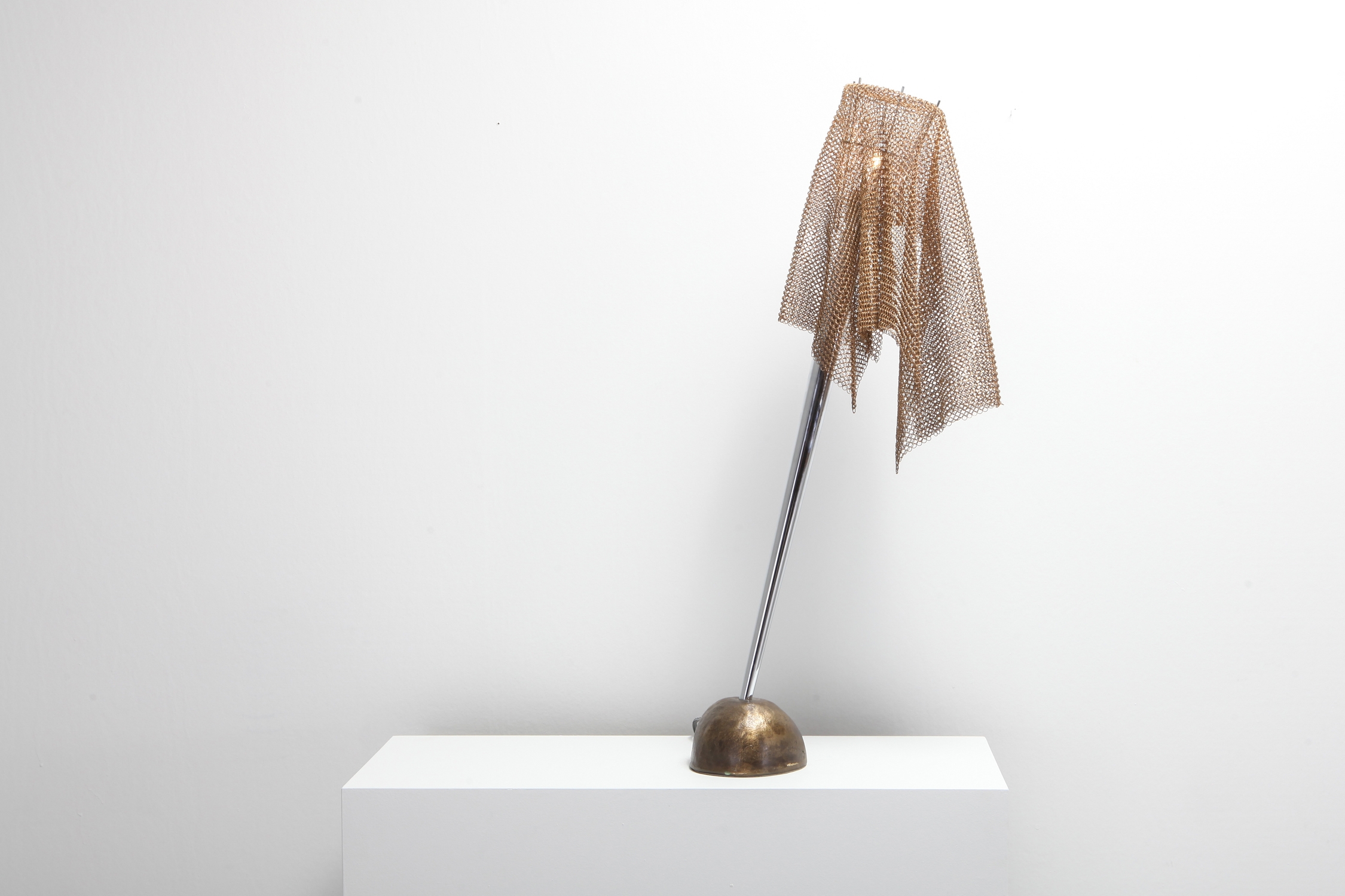 Artemide Chain Mail Table Lamp "Anchise" by Toni Cordero - 1980s